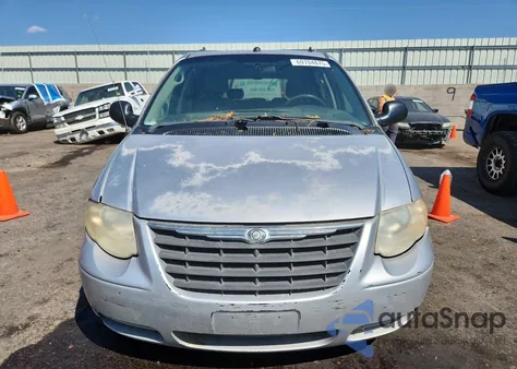 2005 Chrysler Town & Country Lx из США, поврежденный, VIN 2C4GP44R75R385306